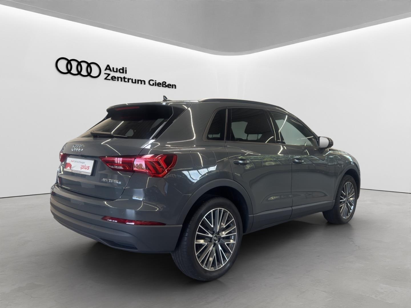 Bild über Audi Q3 TFSI e 45 TFSI e S tronic - für weitere Informationen kontaktieren Sie den Audi Partner