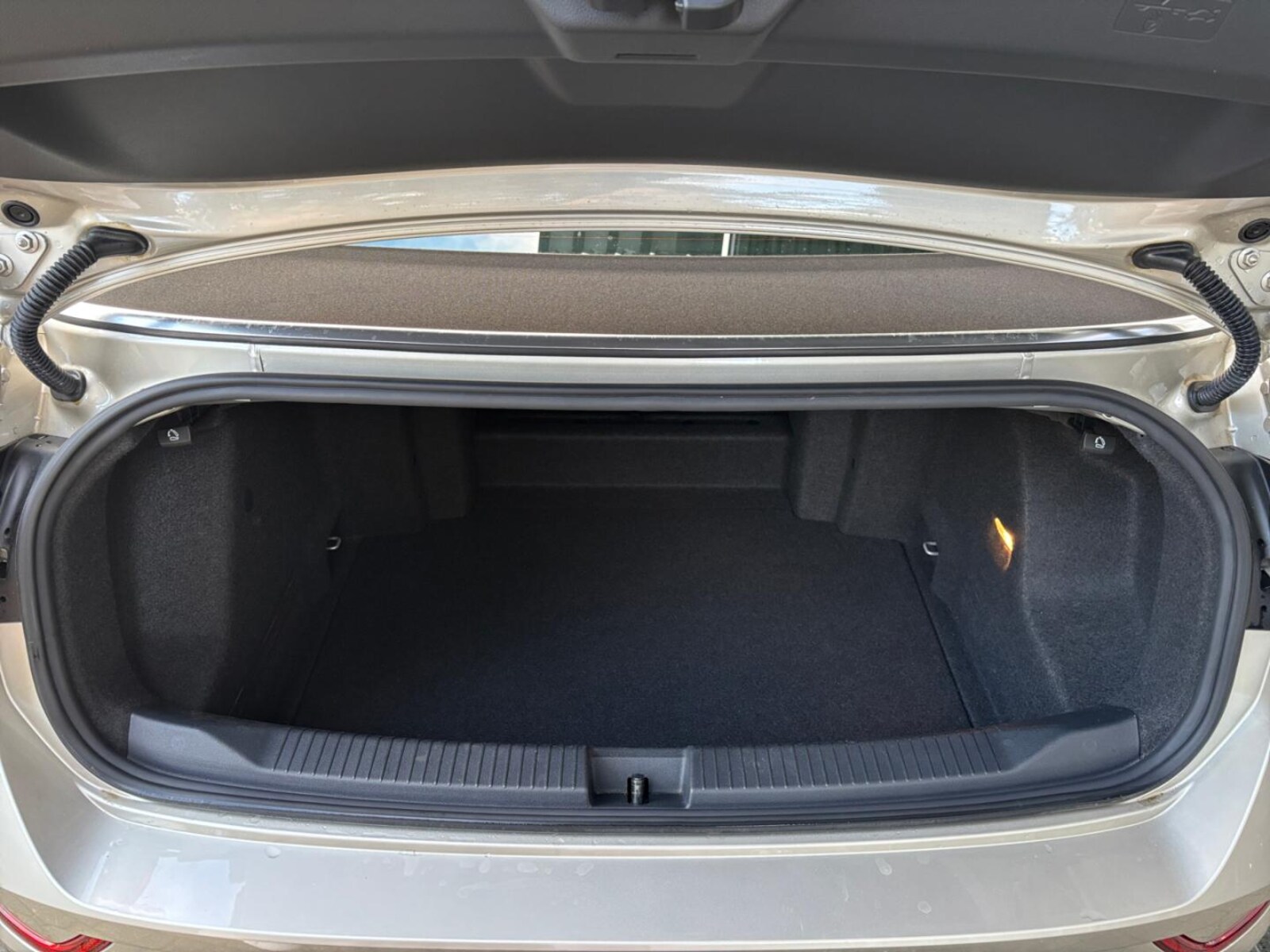 Volkswagen T-Roc Cabriolet – Bild 13