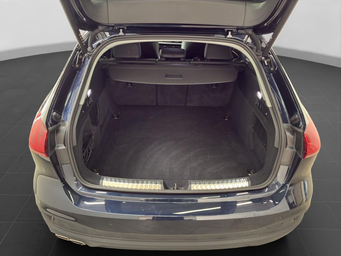 Bild über Audi A5 Avant TDI 150 kW S tronic - für weitere Informationen kontaktieren Sie den Audi Partner