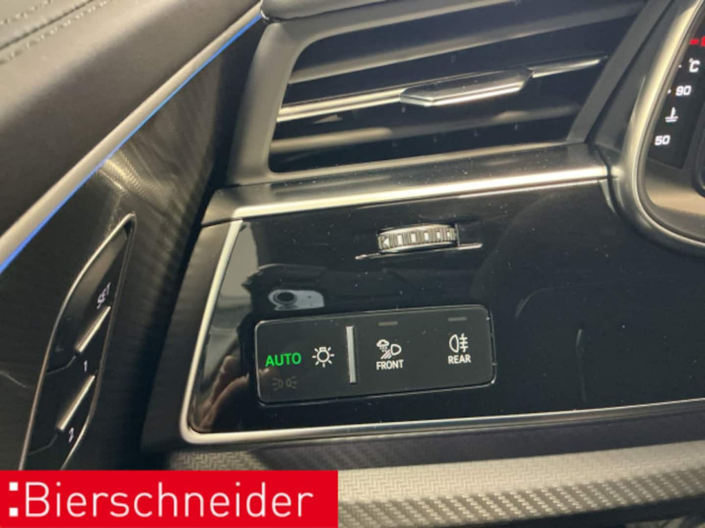 Bild über Audi RS Q8 SUV TFSI quattro 471 kW tiptronic - für weitere Informationen kontaktieren Sie den Audi Partner