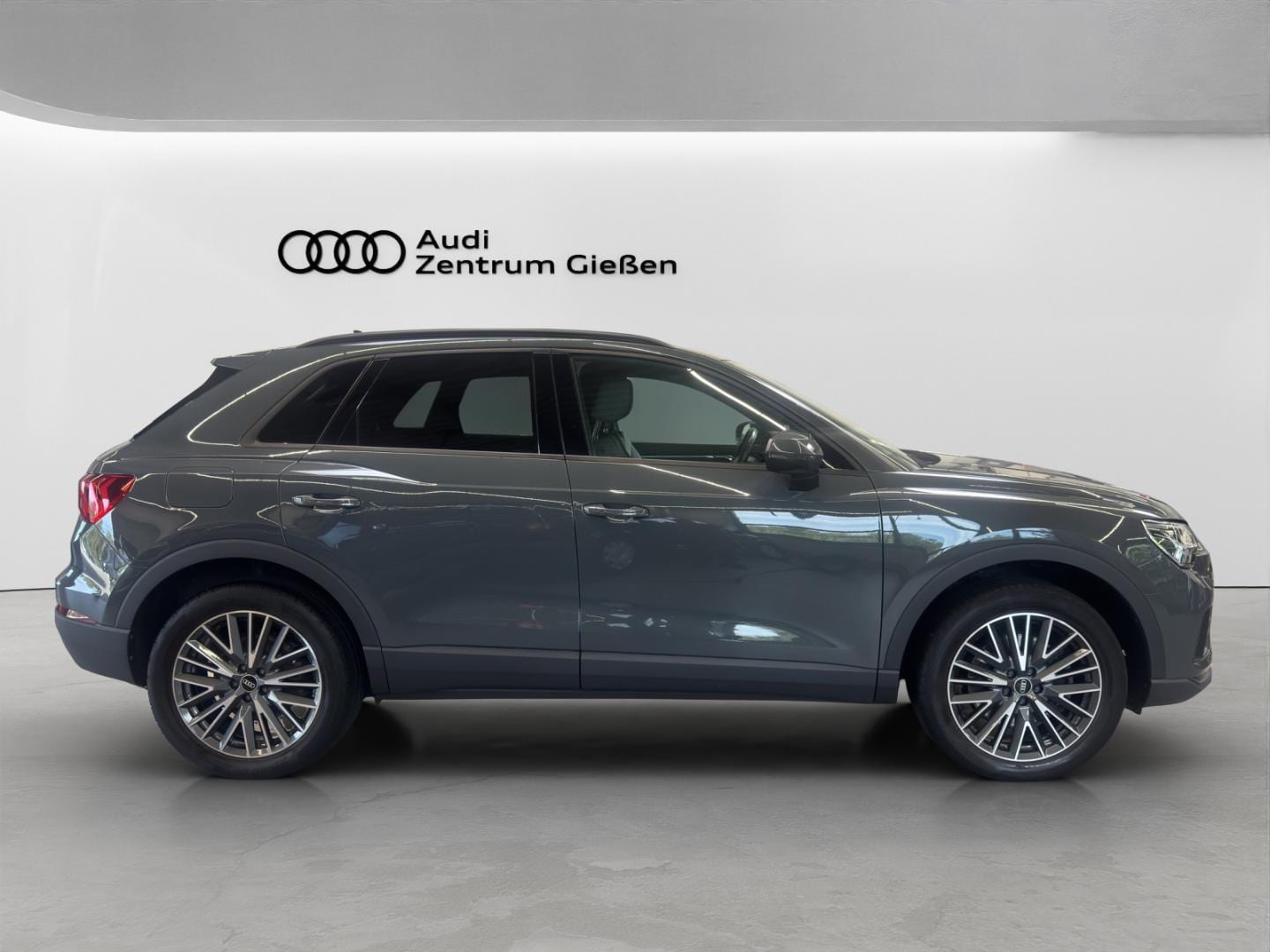 Bild über Audi Q3 TFSI e 45 TFSI e S tronic - für weitere Informationen kontaktieren Sie den Audi Partner