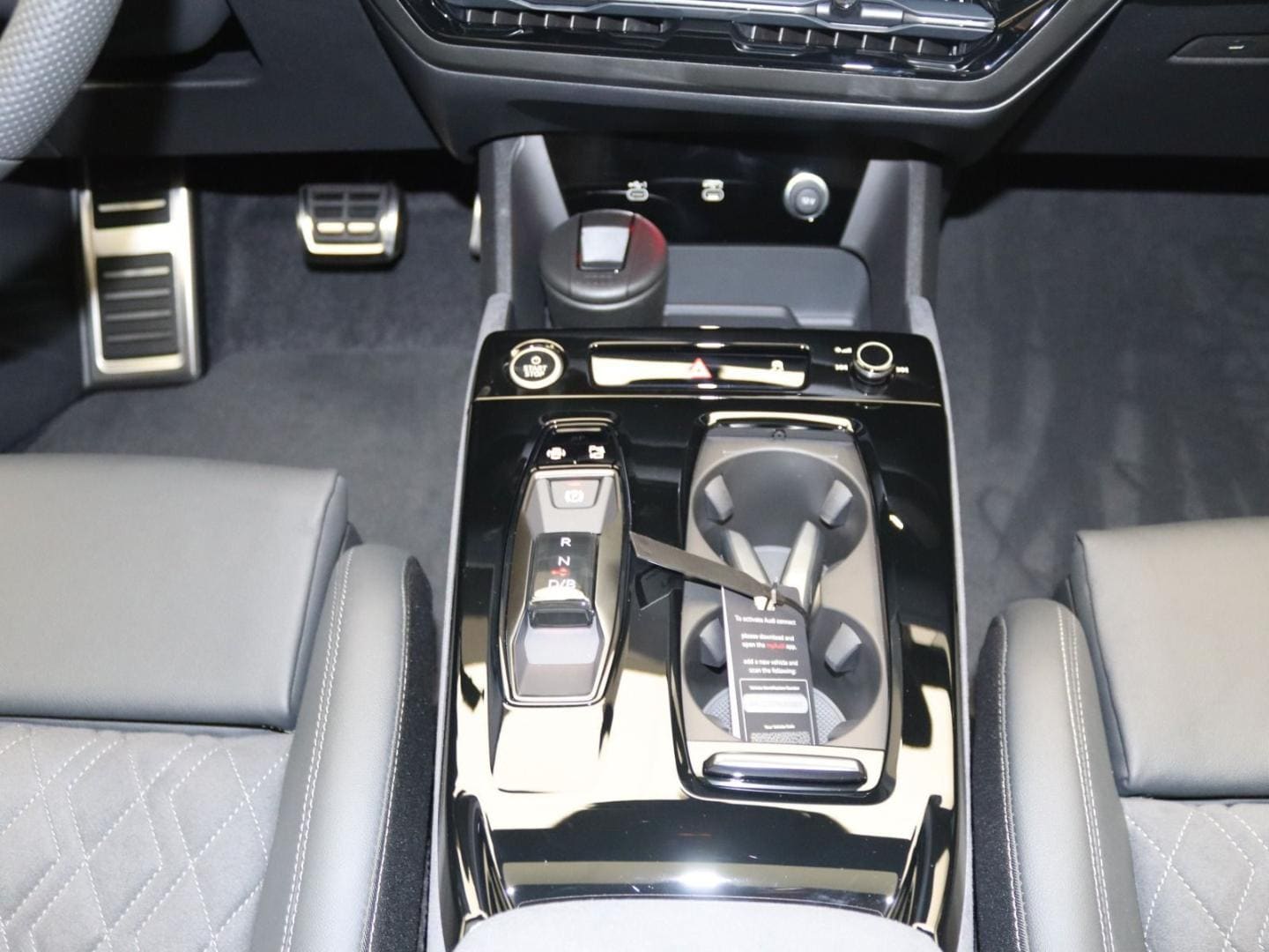 Bild über Audi Q6 SUV e-tron S line business e-tron quattro 315 kW - für weitere Informationen kontaktieren Sie den Audi Partner