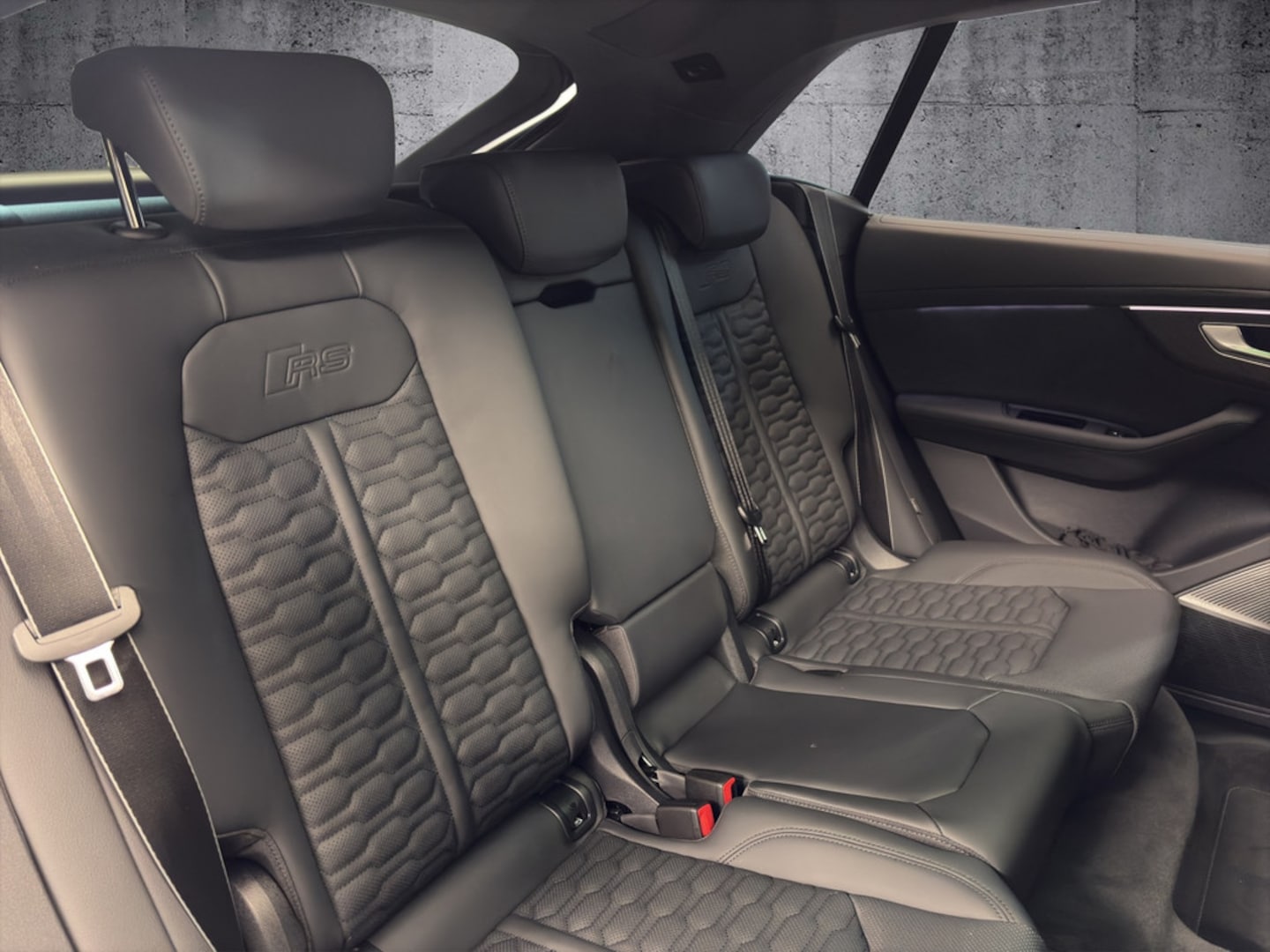 Bild über Audi RS Q8 SUV TFSI quattro 471 kW tiptronic - für weitere Informationen kontaktieren Sie den Audi Partner