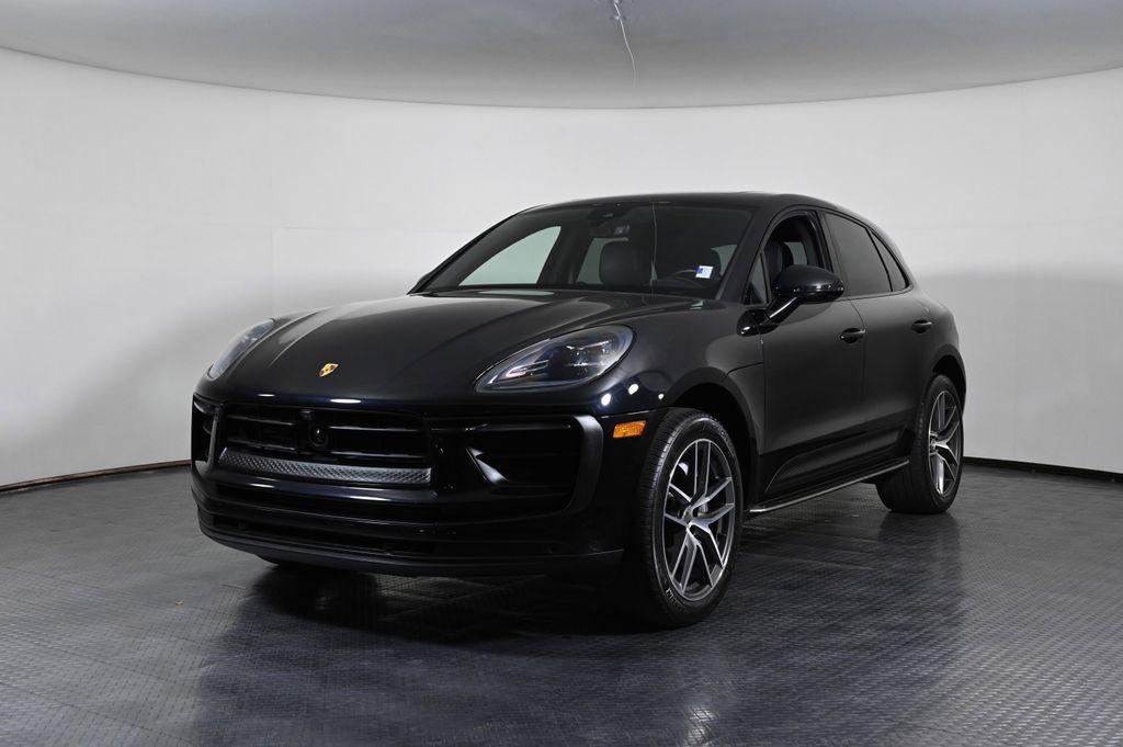 2023 Porsche Macan Base