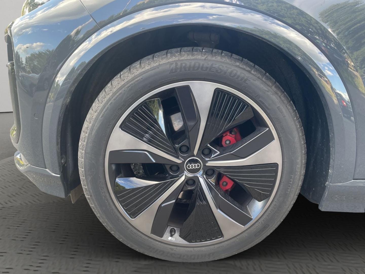 Bild über Audi Q6 SUV e-tron e-tron performance - für weitere Informationen kontaktieren Sie den Audi Partner