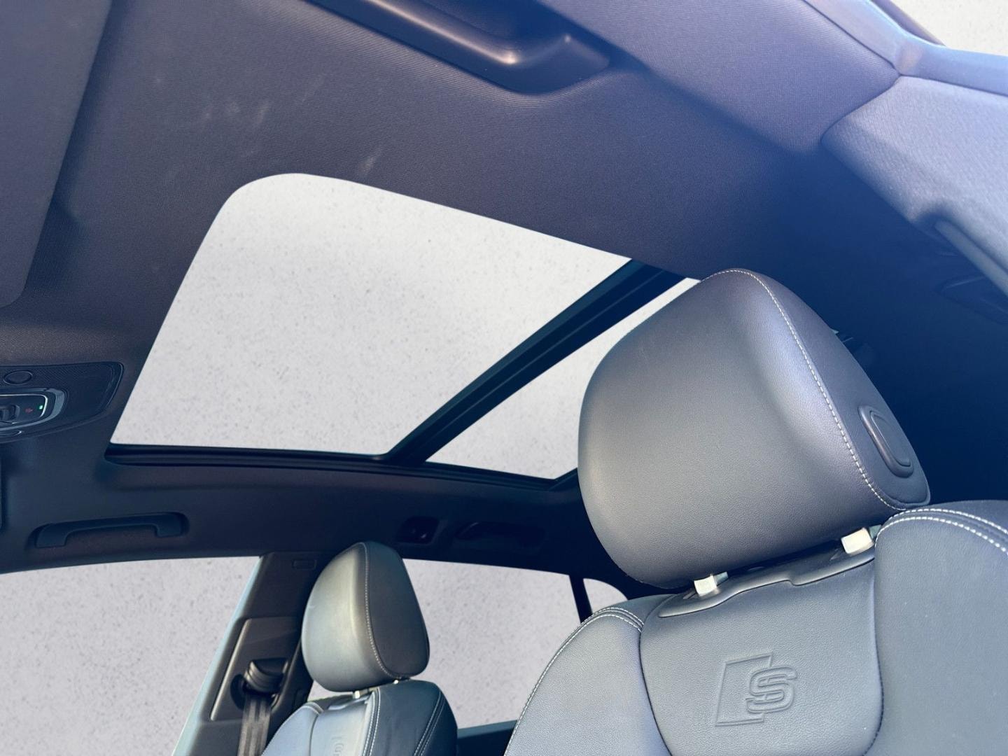Bild über Audi SQ8 SUV TFSI quattro tiptronic - für weitere Informationen kontaktieren Sie den Audi Partner