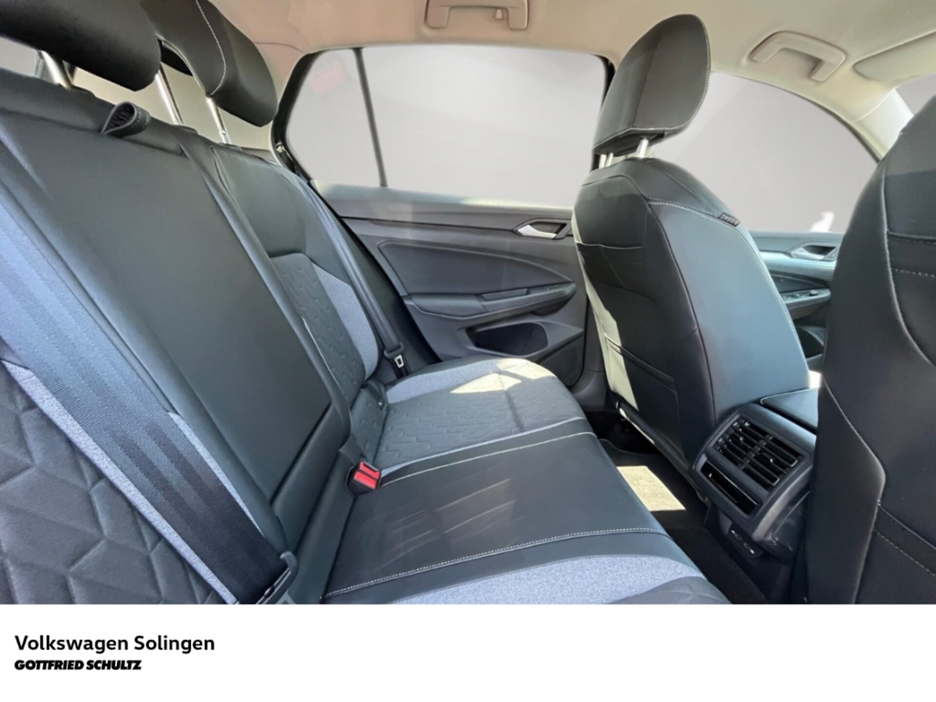 Volkswagen Golf Life