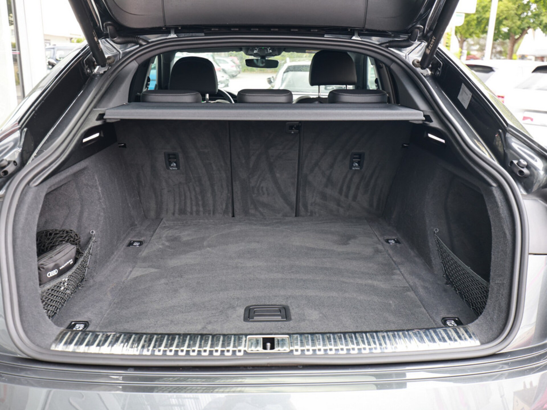Audi Q8 Sportback e-tron S line