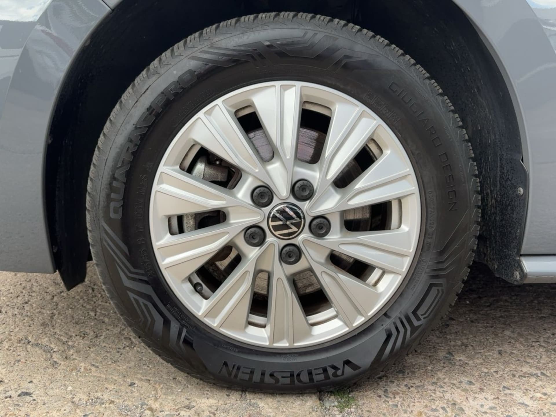 Volkswagen Multivan Basis-Modell