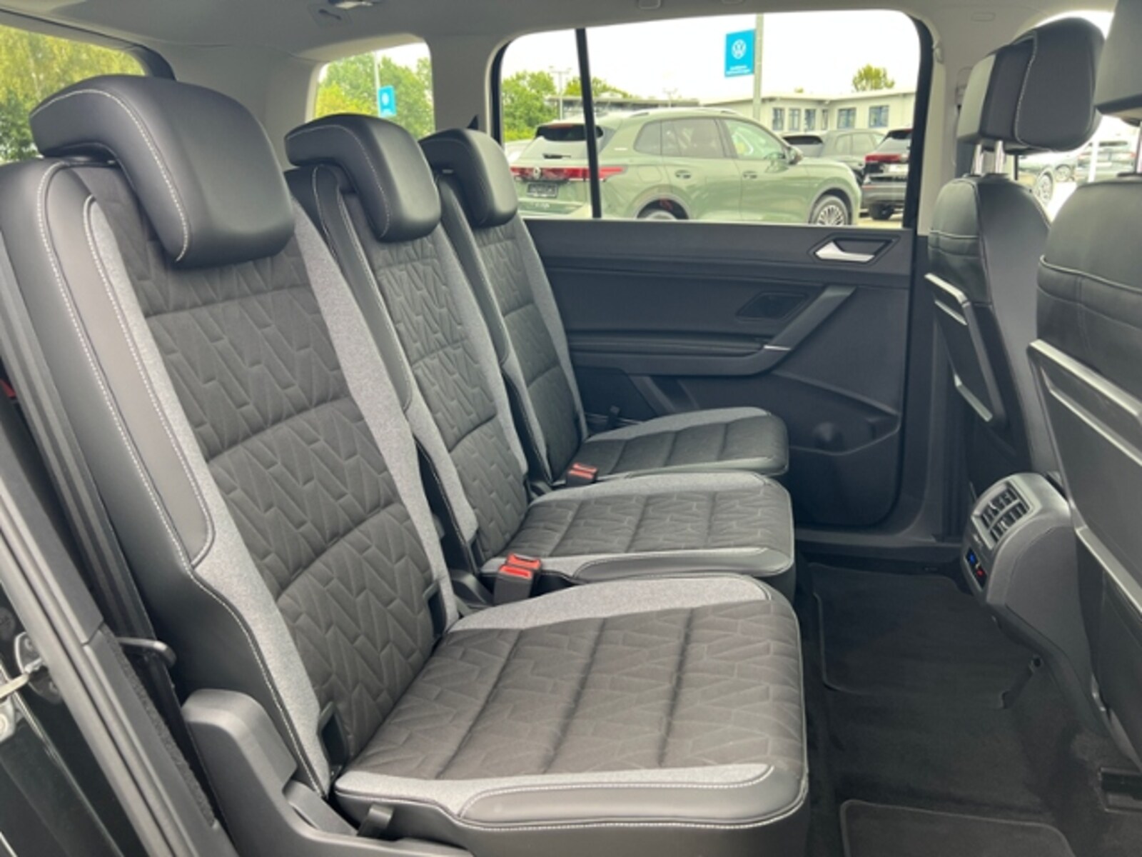 Volkswagen Touran – Bild 9