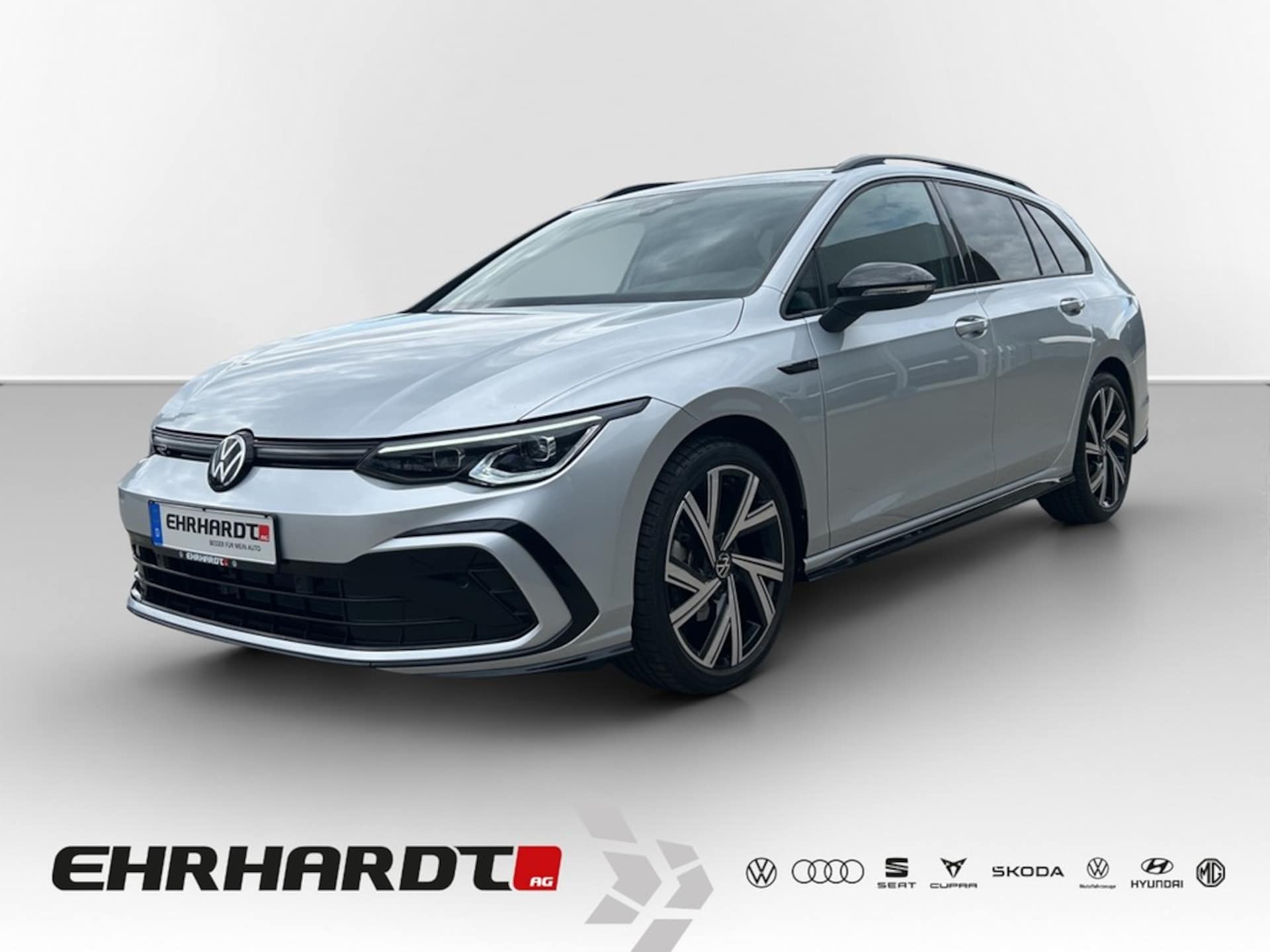 Volkswagen Golf Variant — Volkswagen Golf Variant Golf VIII Variant 1.5 eTSI DSG R-Line LED*NAV*S...