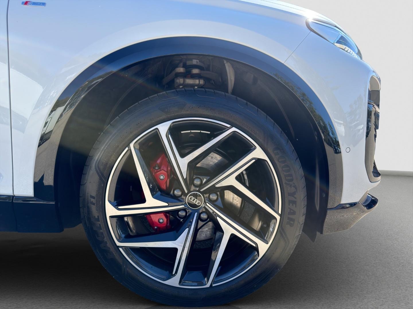Bild über Audi Q6 Sportback e-tron e-tron quattro - für weitere Informationen kontaktieren Sie den Audi Partner