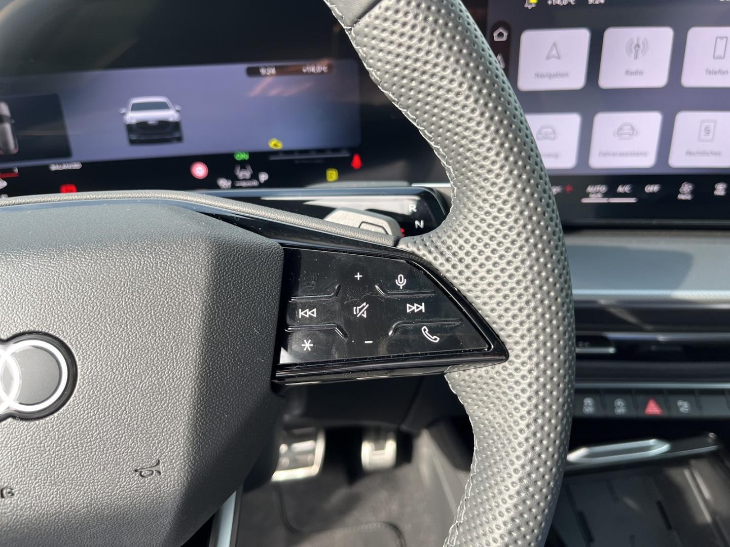 Bild über Audi Q3 SUV TFSI 110 kW S tronic - für weitere Informationen kontaktieren Sie den Audi Partner