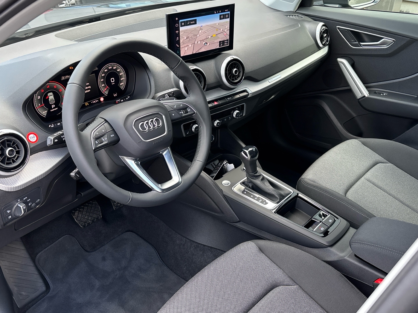 Bild über Audi Q2 S line 35 TFSI S tronic - für weitere Informationen kontaktieren Sie den Audi Partner