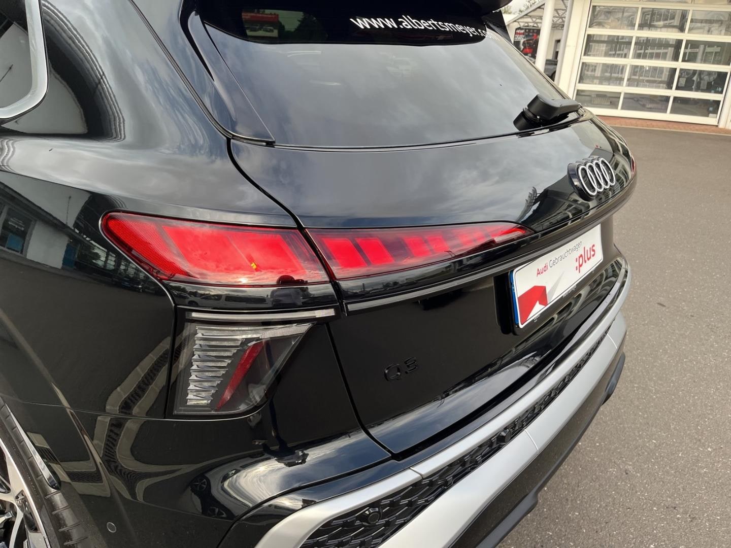 Bild über Audi Q3 SUV TFSI 110 kW S tronic - für weitere Informationen kontaktieren Sie den Audi Partner