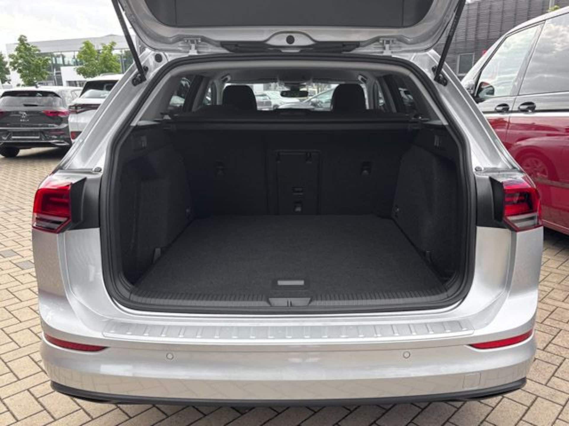 Volkswagen Golf Variant Life
