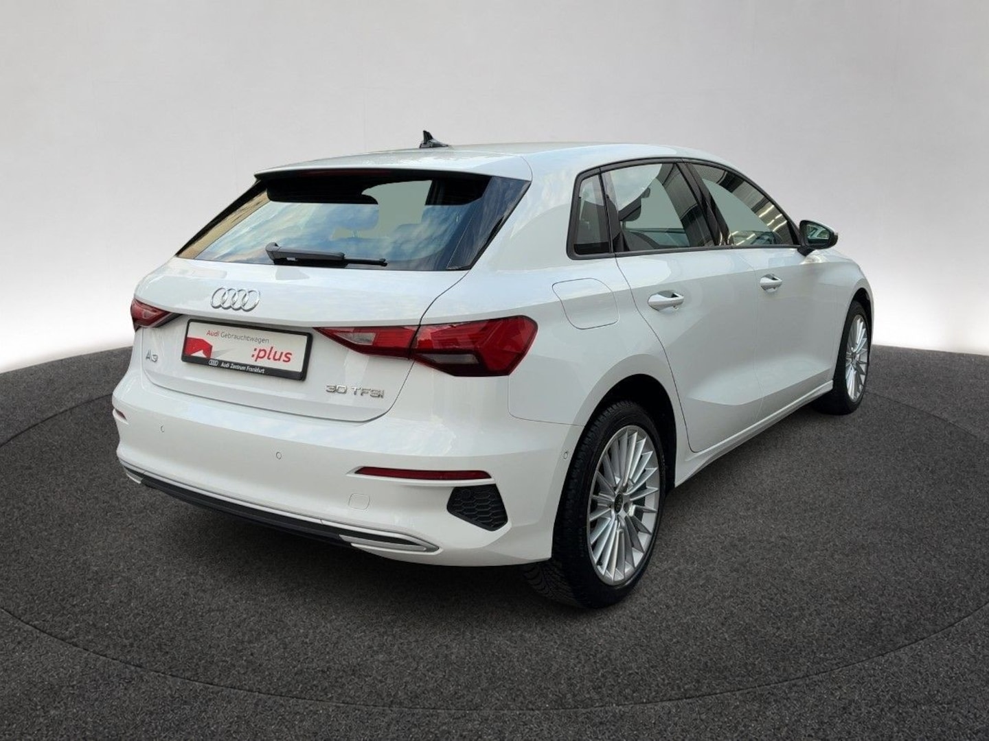 Bild über Audi A3 Sportback advanced 30 TFSI Schaltgetriebe - für weitere Informationen kontaktieren Sie den Audi Partner