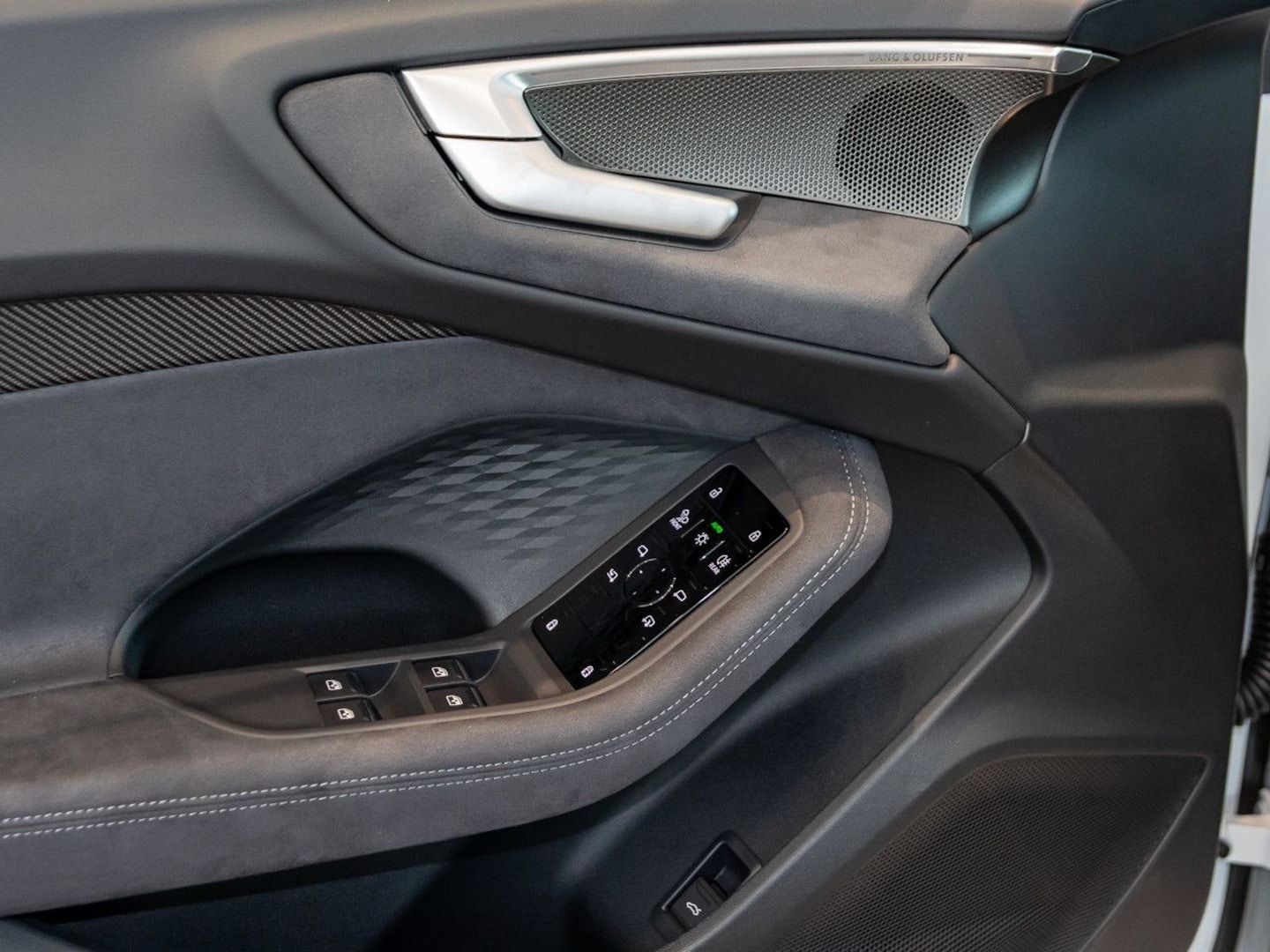 Bild über Audi A5 Limousine TDI quattro 150 kW S tronic - für weitere Informationen kontaktieren Sie den Audi Partner