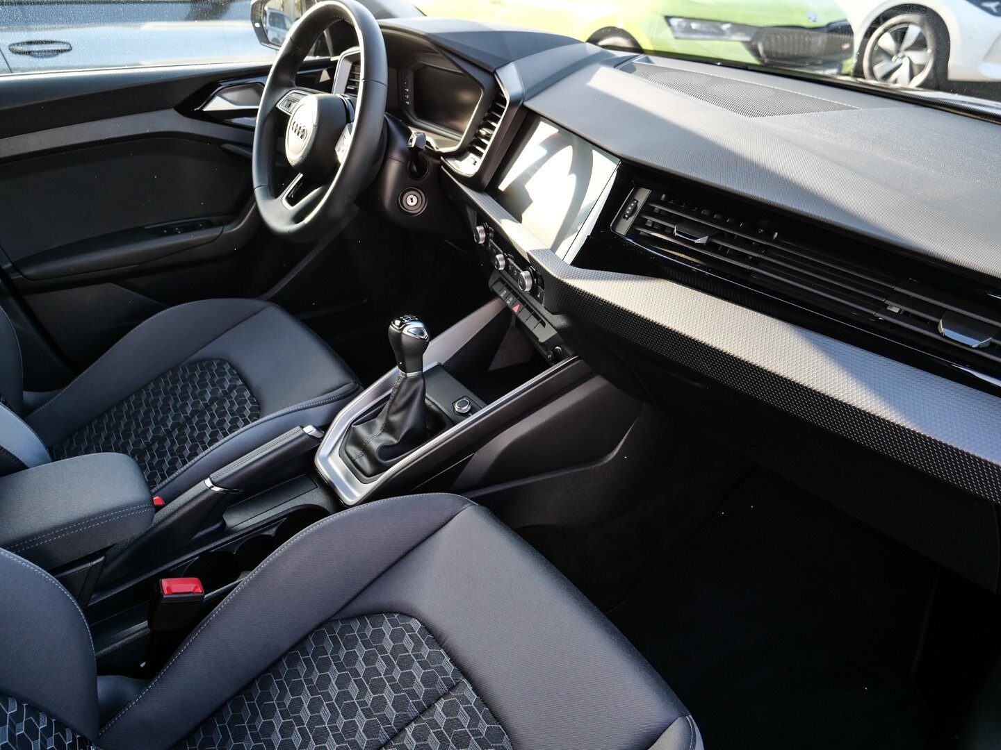 Bild über Audi A1 Sportback advanced 30 TFSI Schaltgetriebe - für weitere Informationen kontaktieren Sie den Audi Partner
