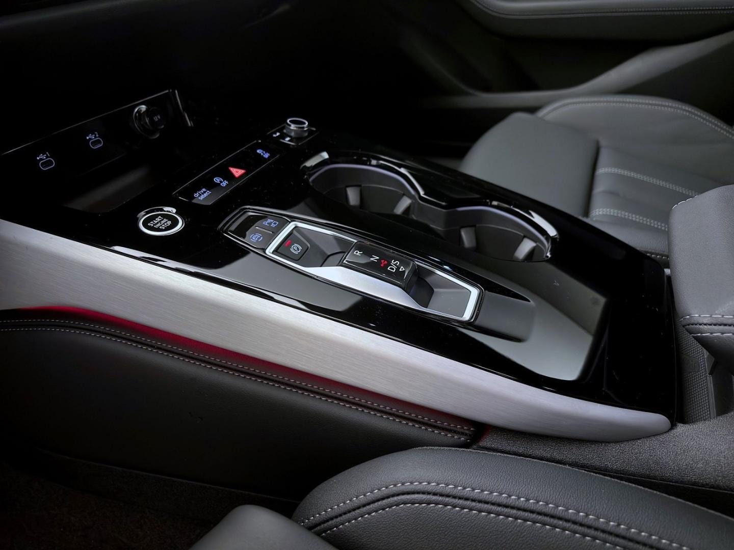 Bild über Audi A5 Avant TFSI quattro S tronic - für weitere Informationen kontaktieren Sie den Audi Partner
