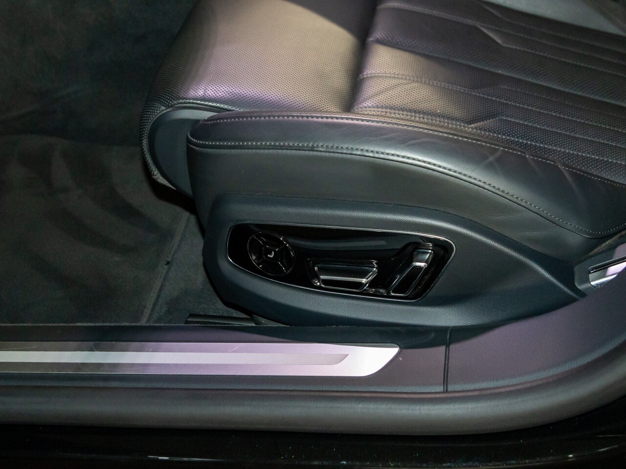 Image about Audi A8 TFSI e 60 TFSI e quattro tiptronic