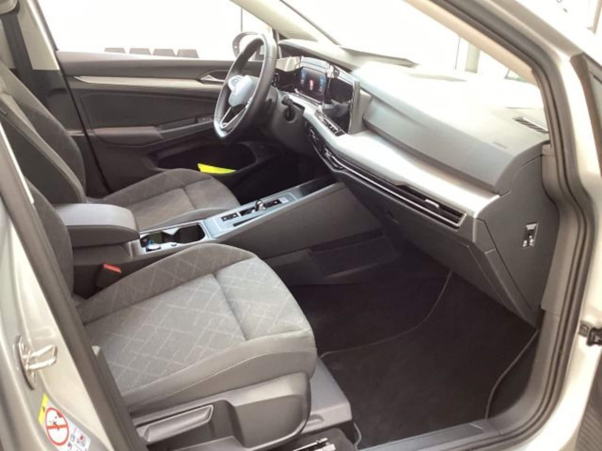 Volkswagen Golf Life