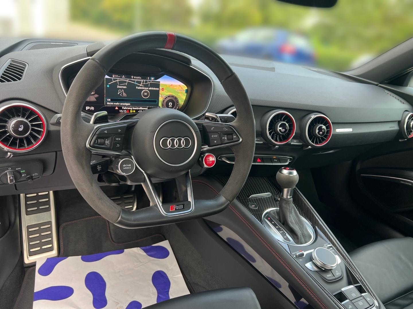 Bild über Audi TT RS Roadster TFSI quattro S tronic - für weitere Informationen kontaktieren Sie den Audi Partner