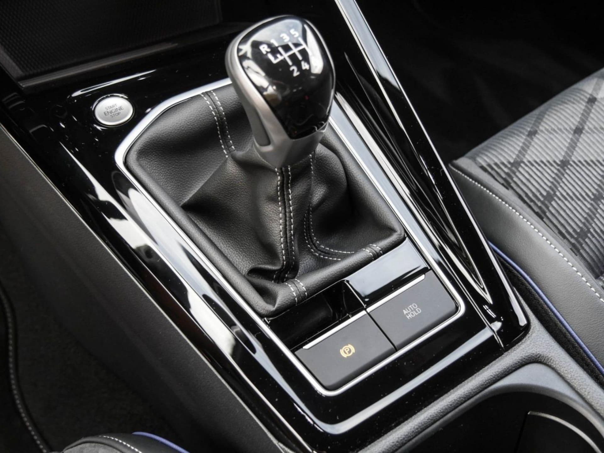 Volkswagen Golf R-Line