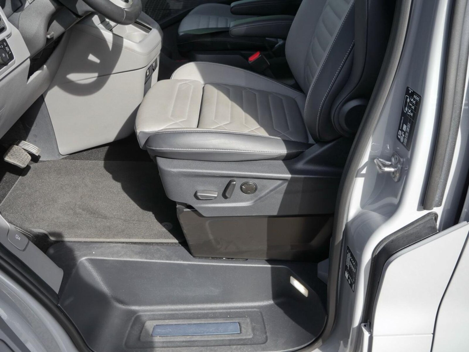 Volkswagen e-Caravelle Langer Radstand – Bild 22