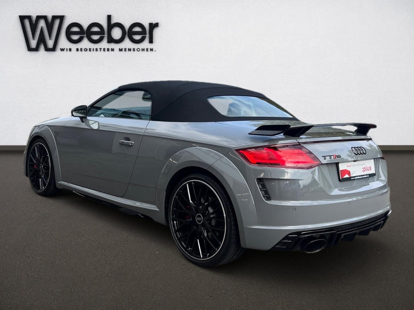 Bild über Audi TT RS Roadster TFSI quattro S tronic - für weitere Informationen kontaktieren Sie den Audi Partner
