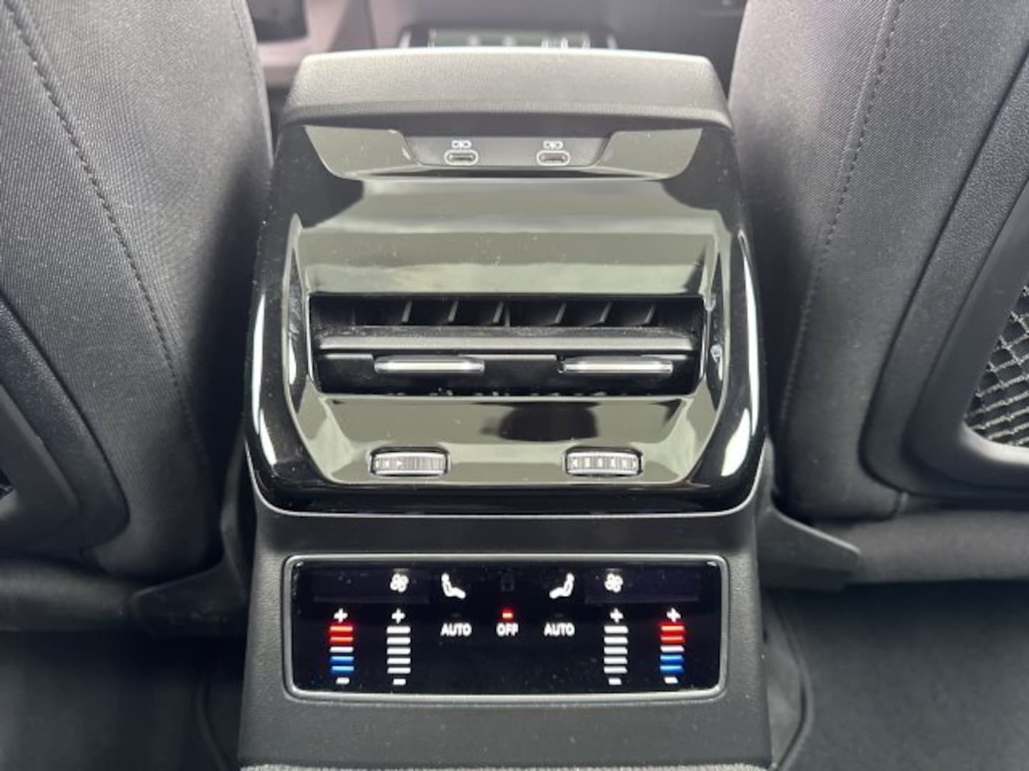 Bild über Audi A6 Avant TDI quattro 150 kW S tronic - für weitere Informationen kontaktieren Sie den Audi Partner