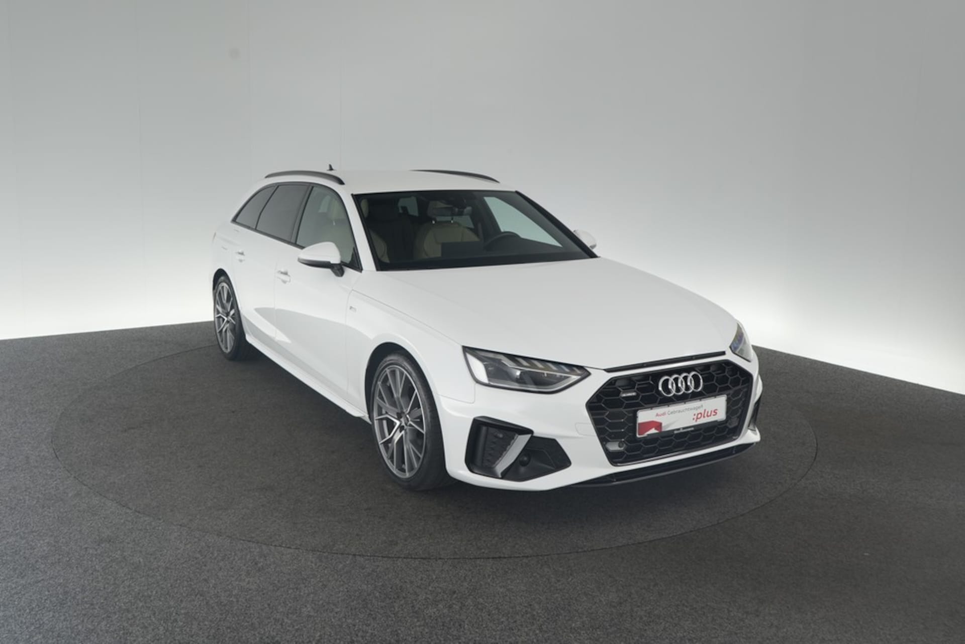 Audi A4 Avant S line