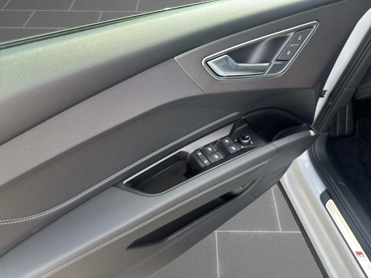 Bild über Audi Q4 Sportback e-tron e-tron performance 210 kW - für weitere Informationen kontaktieren Sie den Audi Partner