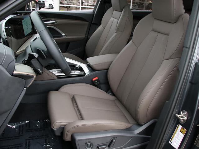 2025 AUDI Q5 - Image 11