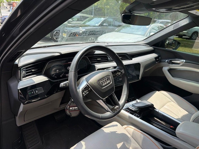 2024 Audi Q8 e-tron