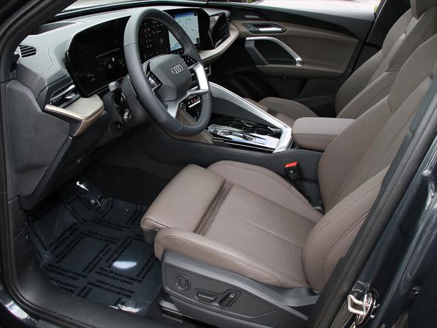 2025 AUDI Q5 - Image 12