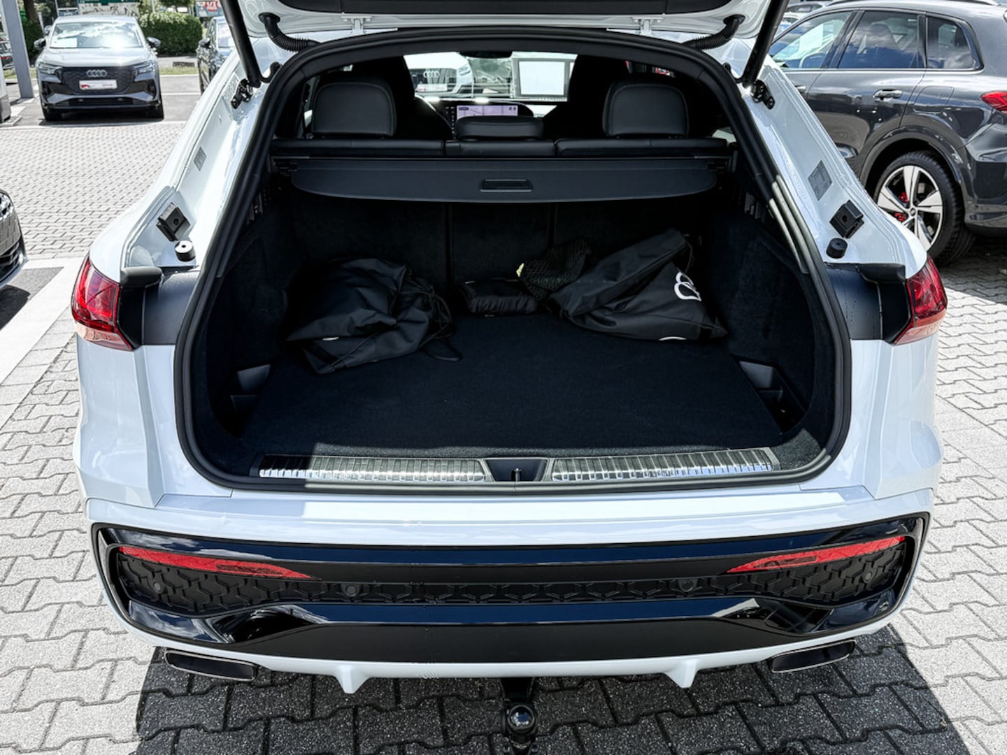 Bild über Audi Q5 Sportback e-hybrid e-hybrid quattro 270 kW S tronic - für weitere Informationen kontaktieren Sie den Audi Partner