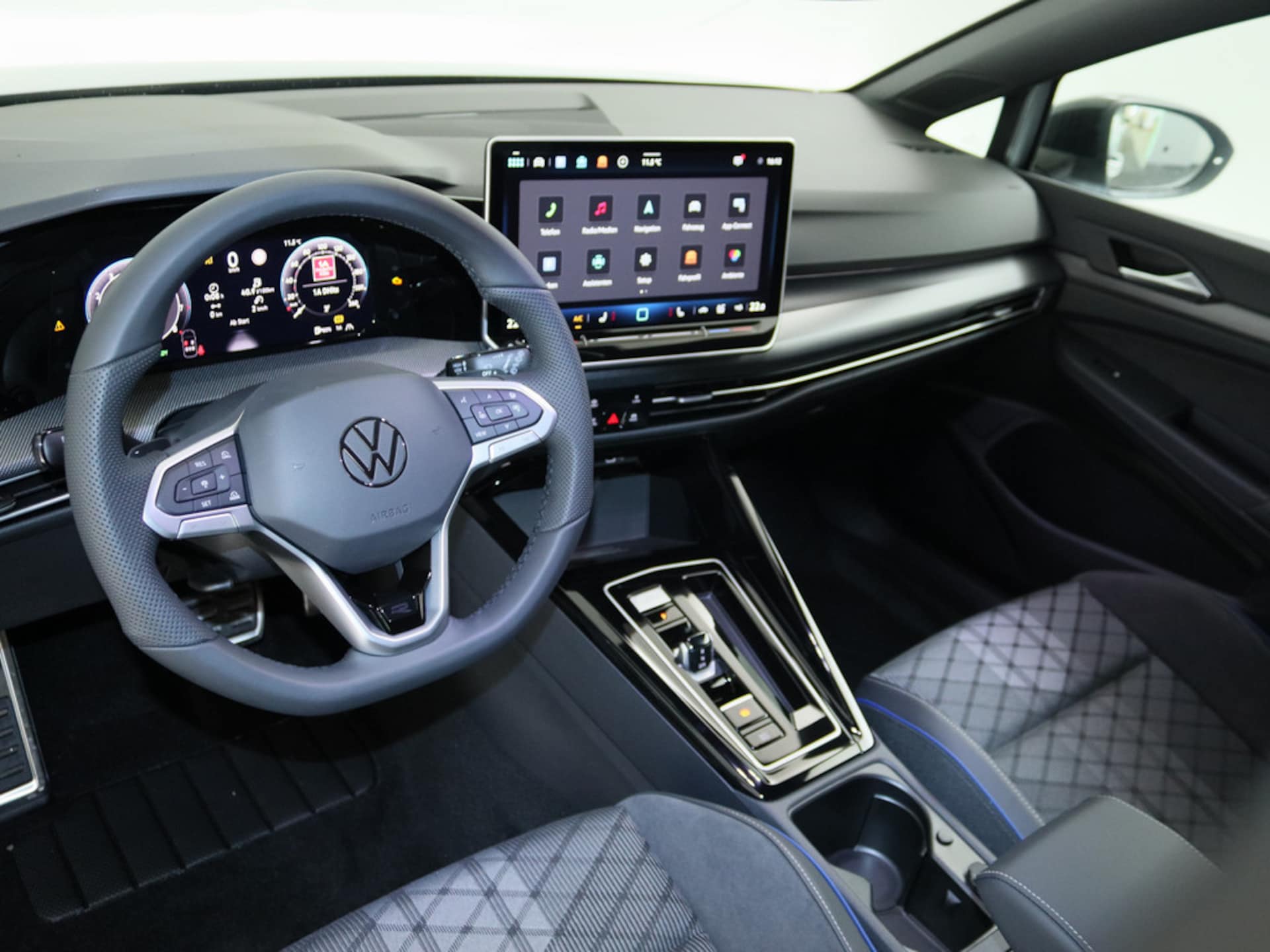 Volkswagen Golf R-Line