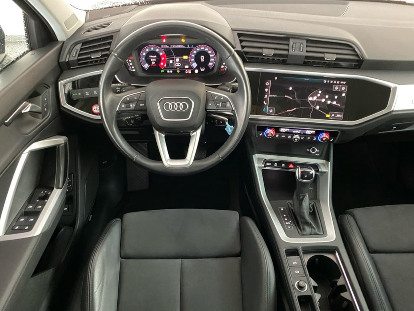 Bild über Audi Q3 Sportback S line 40 TFSI quattro S tronic - für weitere Informationen kontaktieren Sie den Audi Partner