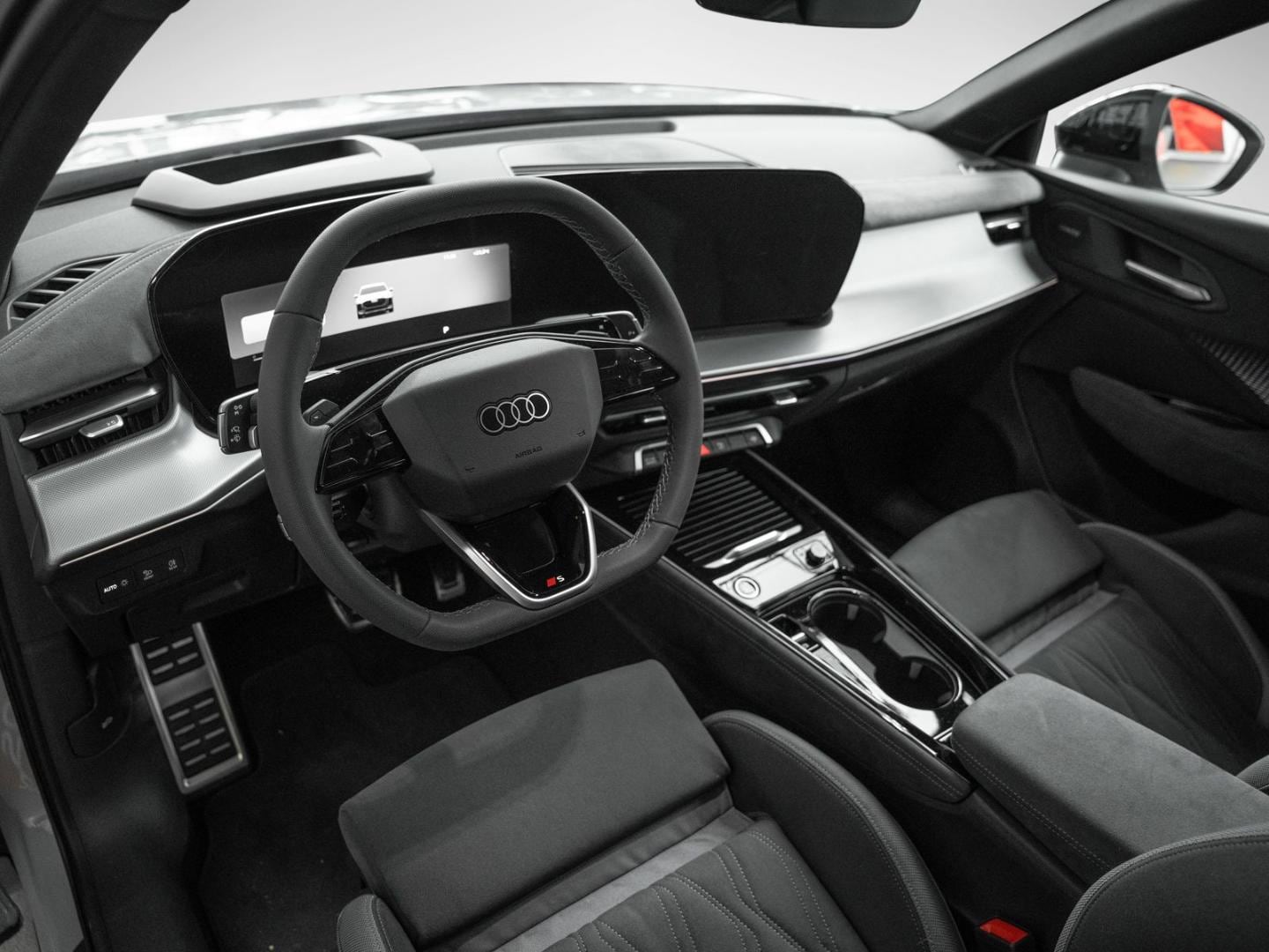 Bild über Audi Q3 SUV TFSI quattro 195 kW S tronic - für weitere Informationen kontaktieren Sie den Audi Partner