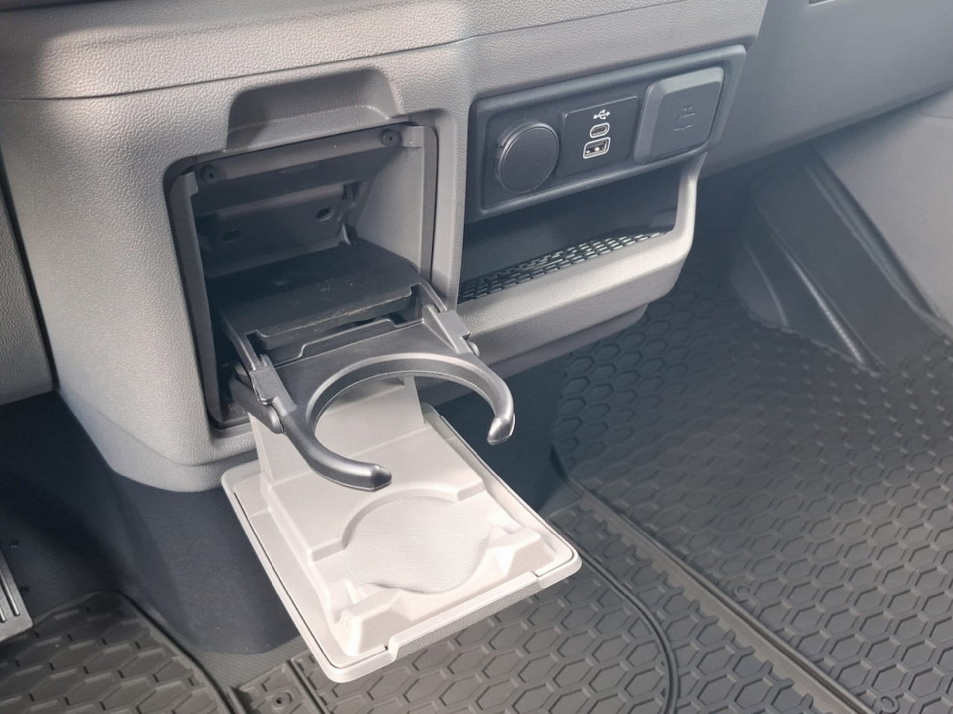 Volkswagen Transporter Kombi langer Radstand