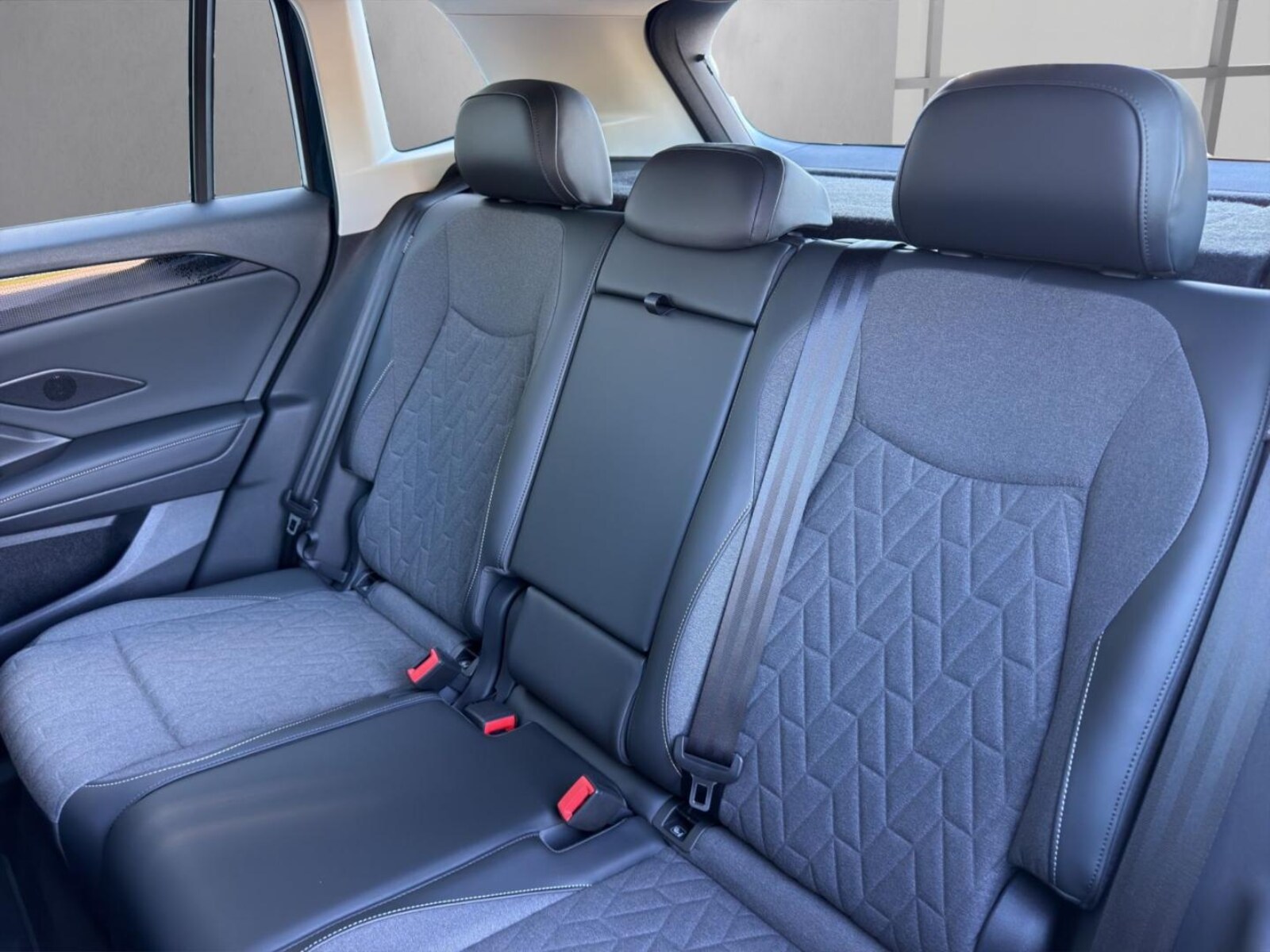 Volkswagen Tiguan – Bild 11