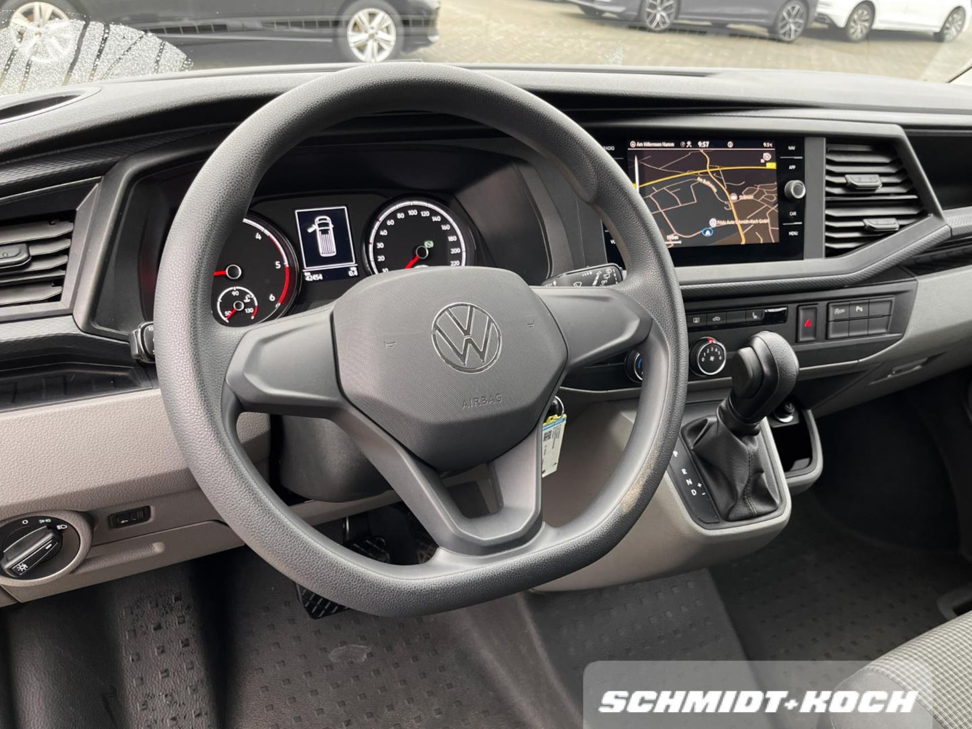 Volkswagen T6.1 Transporter Kombi langer Radstand