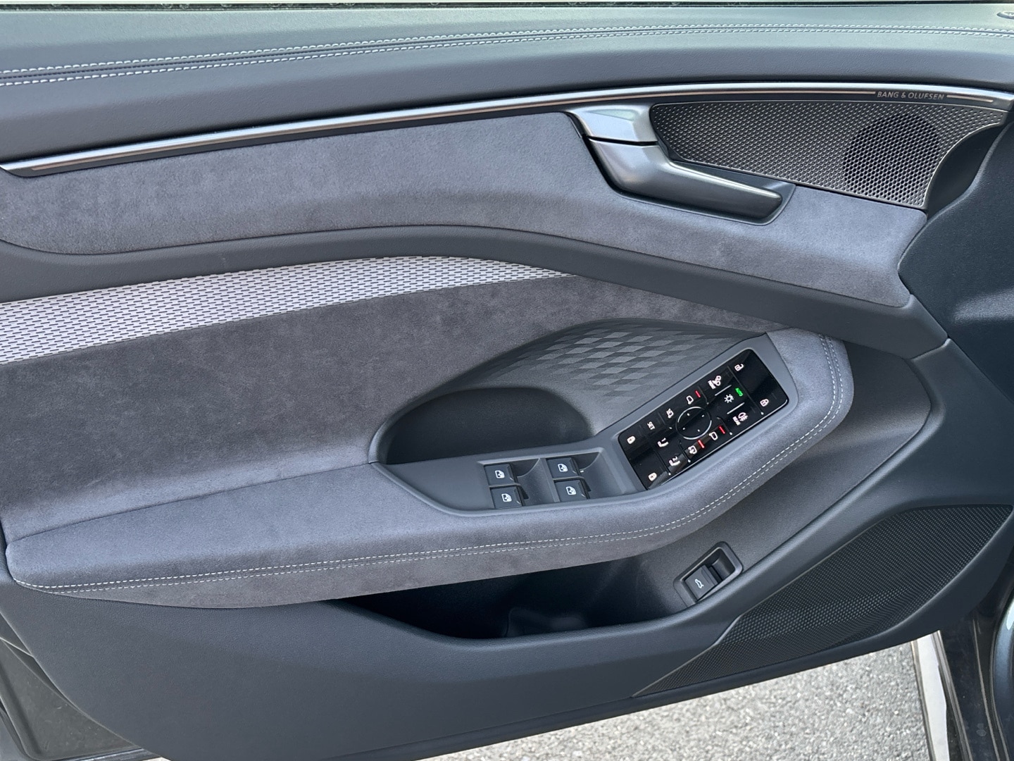 Bild über Audi A6 Avant edition one TDI quattro 150 kWS tronic - für weitere Informationen kontaktieren Sie den Audi Partner