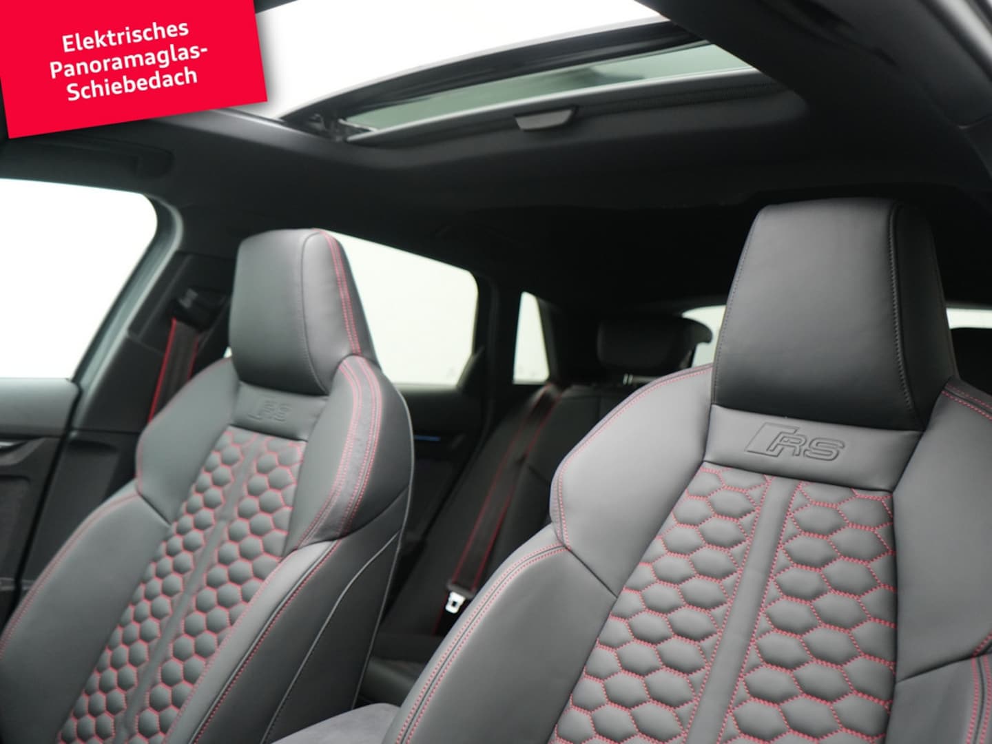 Bild über Audi RS 3 Sportback TFSI quattro S tronic - für weitere Informationen kontaktieren Sie den Audi Partner