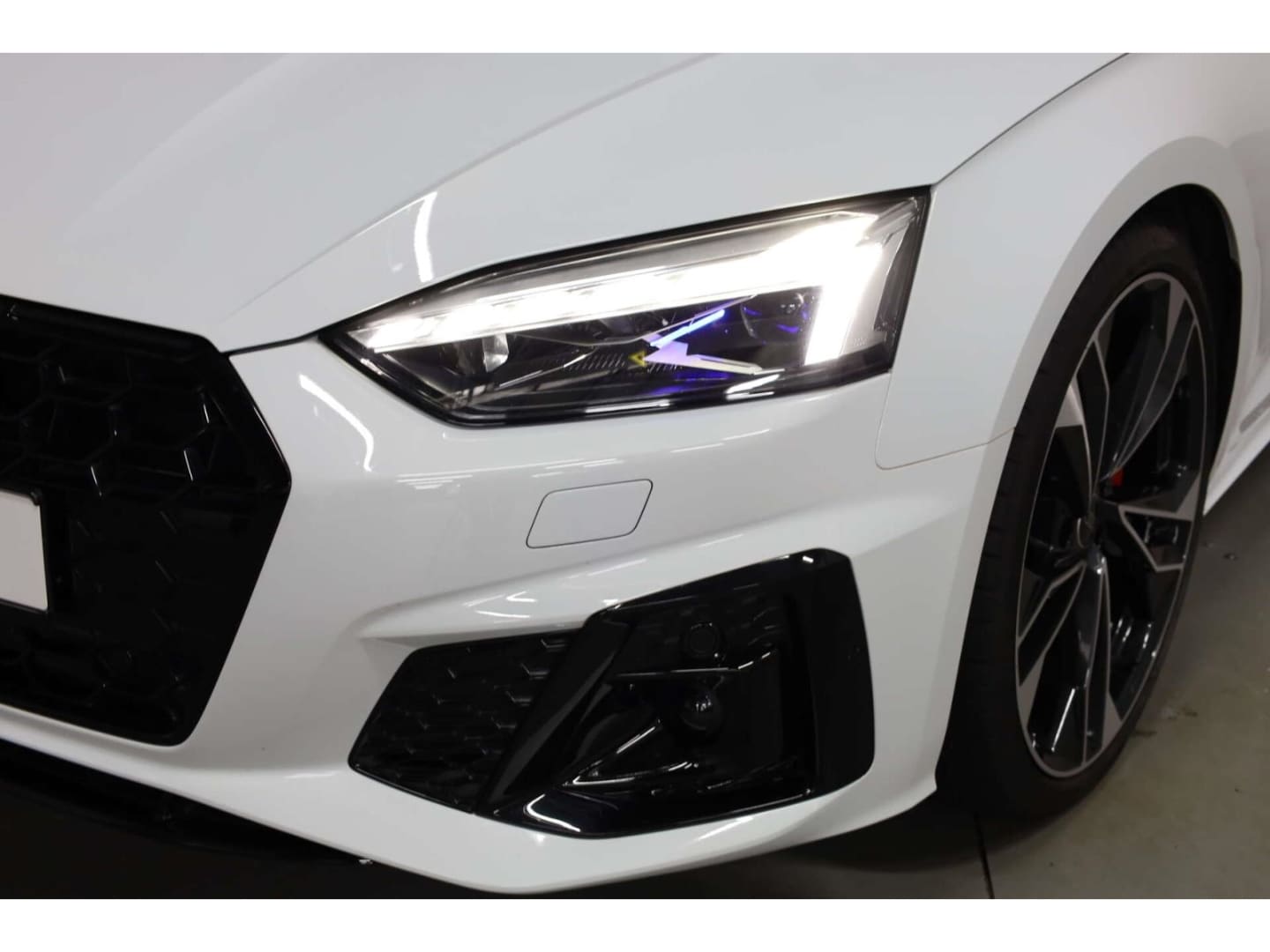 Bild über Audi A5 Cabriolet S line 40 TFSI quattro S tronic - für weitere Informationen kontaktieren Sie den Audi Partner