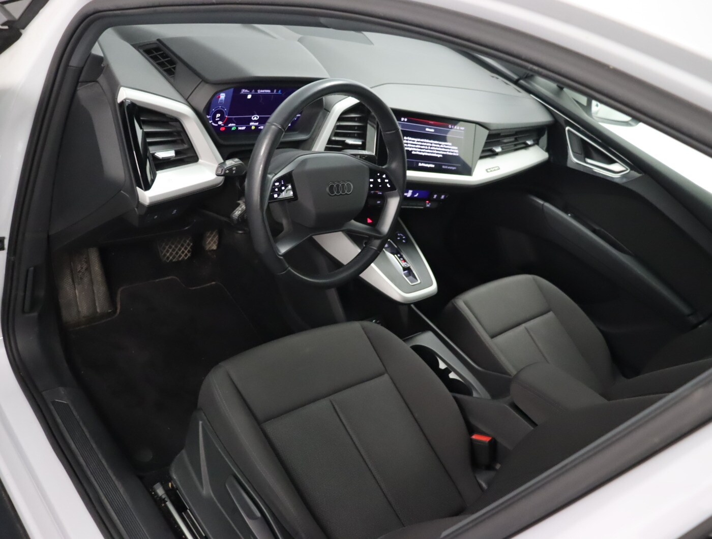 Image about Audi Q4 e-tron 40 e-tron