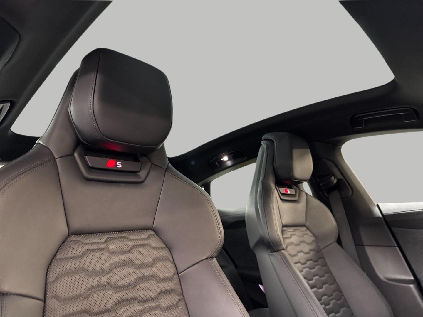 2026 Audi S e-tron GT Premium Plus - Photo 15