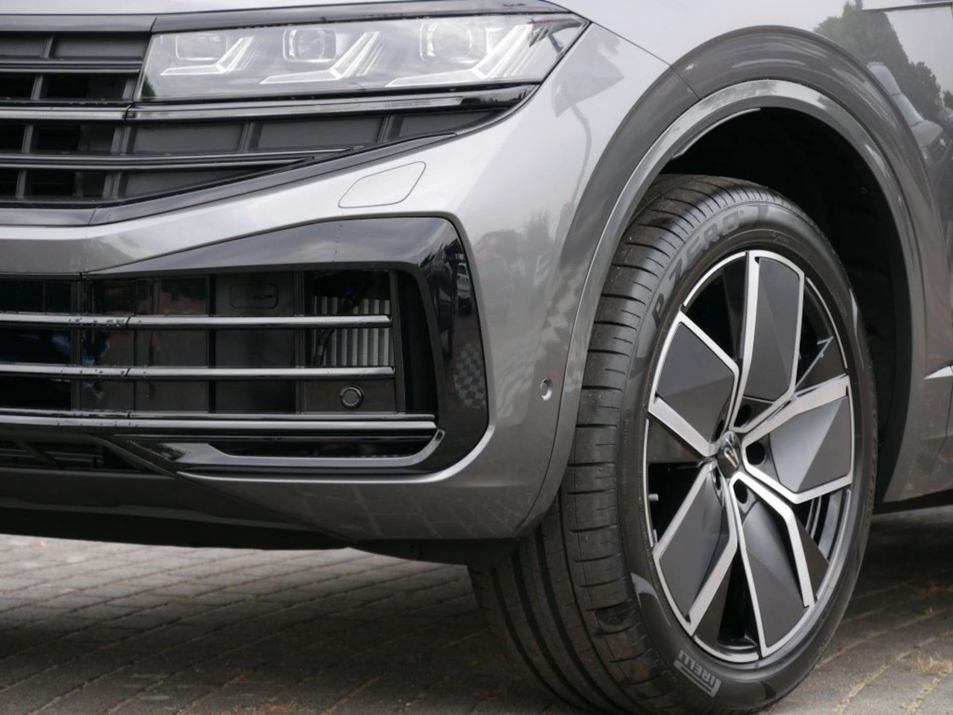 Volkswagen Touareg R