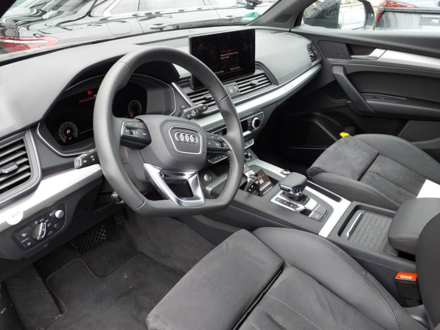 Bild über Audi Q5 45 TFSI quattro S tronic - für weitere Informationen kontaktieren Sie den Audi Partner